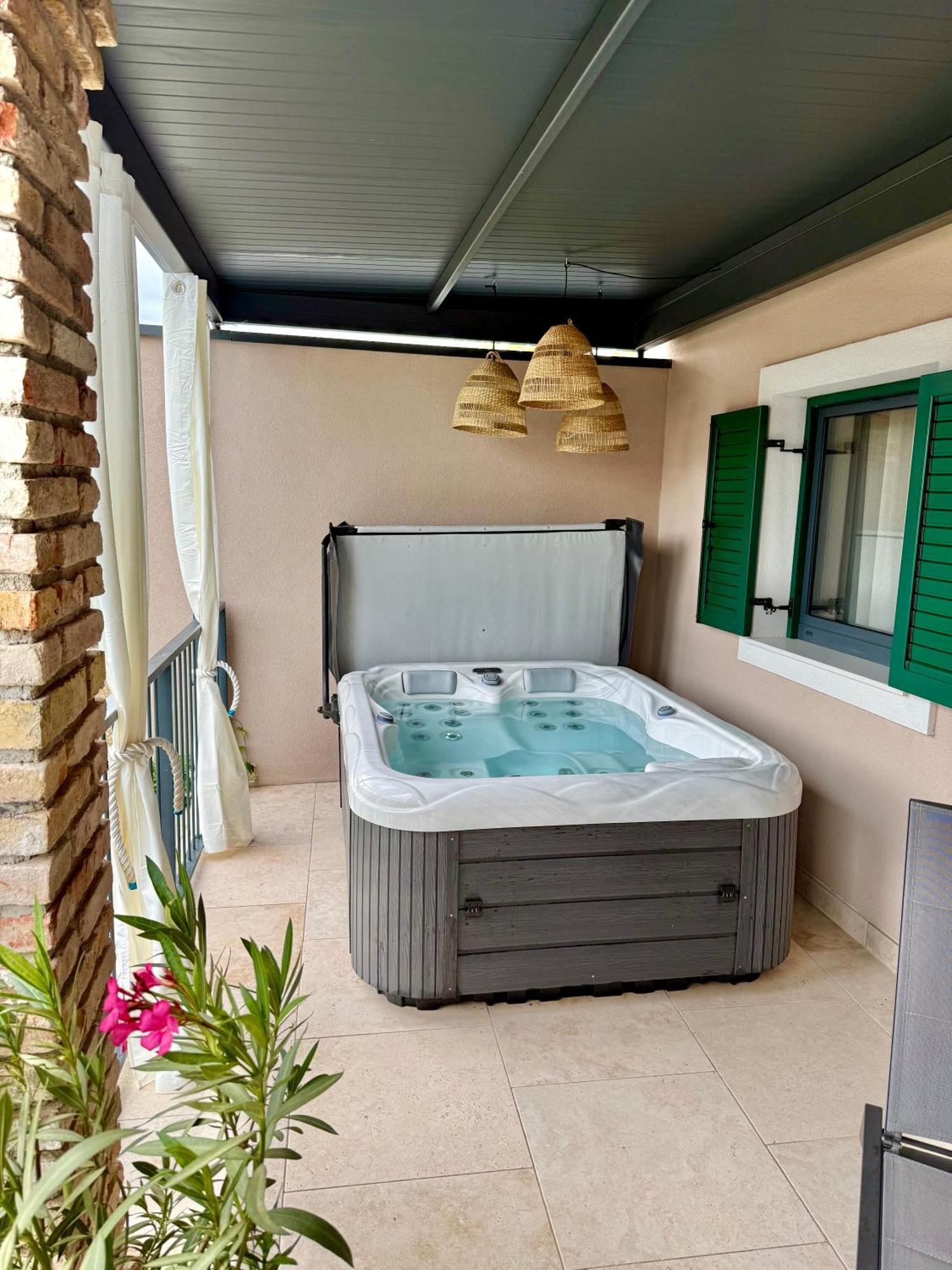 Vila Robida & Spa Crni Kal Ngoại thất bức ảnh